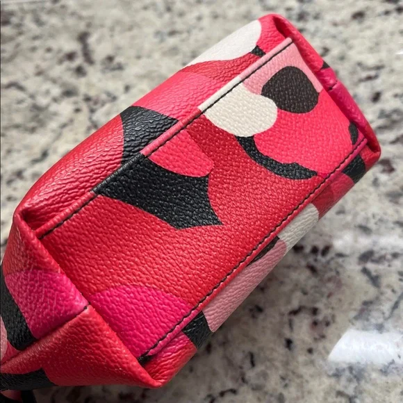 Kate Spade Laurel Way Domed Cosmetic Case NWOT - Picture 4 of 7